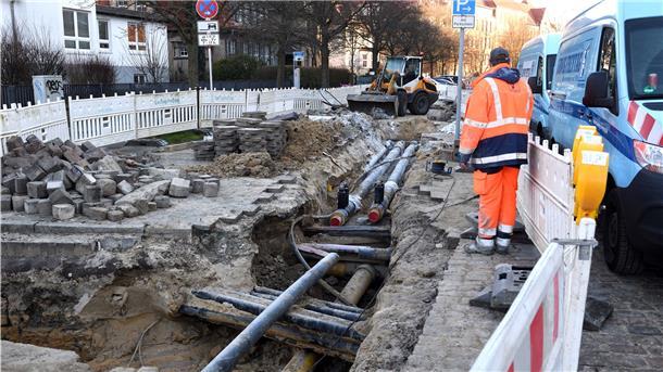 In der Bogenstraße lässt Wesernetz gerade alte durch neue, im Querschnitt größere Fernwärmeleitungen ersetzen.