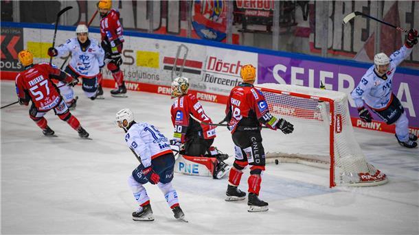 Bitter: 14,5 Sekunden fehlen den Pinguins zum nächsten Sieg In der Verlängerung schossen die Mannheimer das Siegtor.