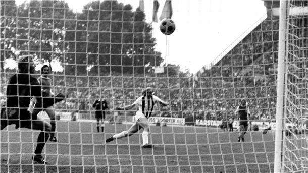 In der vierten Minute der Nachspielzeit erzielt Günter Netzer sein wohl berühmtestes Tor.