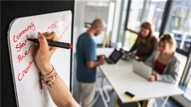 Stimmung bei Start-ups auf niedrigstem Wert seit Corona In der Wirtschaftskrise sparen etablierte Unternehmen - das trifft Start-ups. (Archivbild)