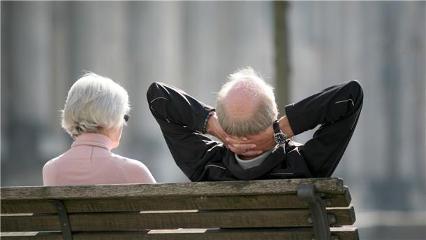 In Deutschland gehen die Menschen laut Angaben der Deutschen Rentenversicherung im Schnitt im Alter von 64,4 Jahren in Rente.