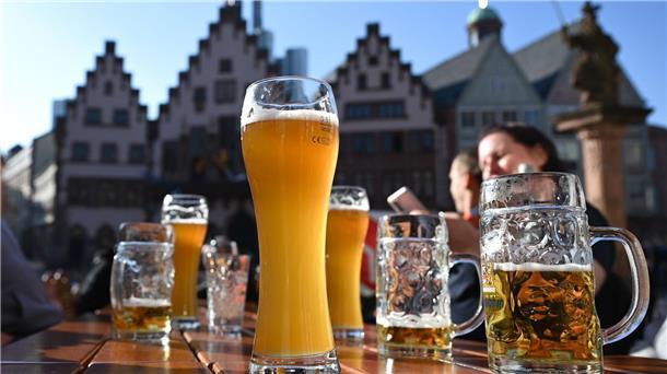 Alkohol ab 14? Regeln sollen strenger werden In Deutschland gehört Bier zum Alltag. Dabei ist klar, dass Alkohol ungesund ist.