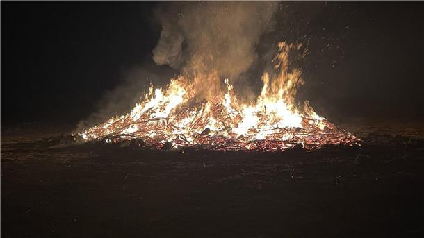 brennendes Osterfeuer