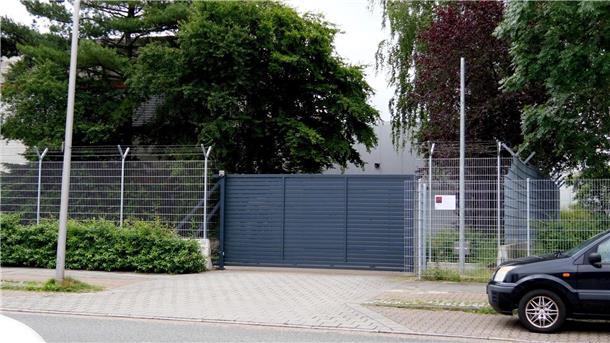 Mutmaßliche Millionendiebin aus Bremen hat sich gestellt In dieser Firma wurden vor drei Jahren mehrere Millionen Euro gestohlen. Die Täterin hat sich nun gestellt.