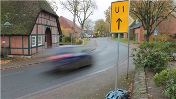 Eine Straße in Wellen.