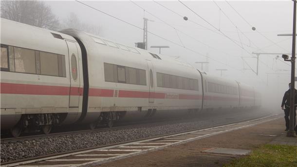 In einem ICE gab es im November 2021 zwischen Regensburg und Nürnberg eine Messerattacke auf mehrere Fahrgäste.