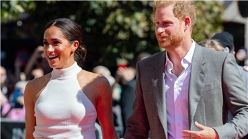 In einer Netflix-Dokumentation haben Harry und Meghan schwere Vorwürfe gegen den Palast erhoben.