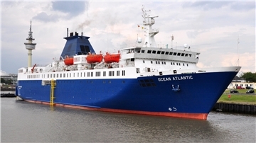 Expeditionskreuzfahrtschiff "Ocean Atlantic" in Bremerhaven