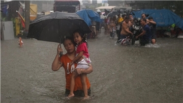 In Manila standen die Wassermassen teilweise meterhoch.