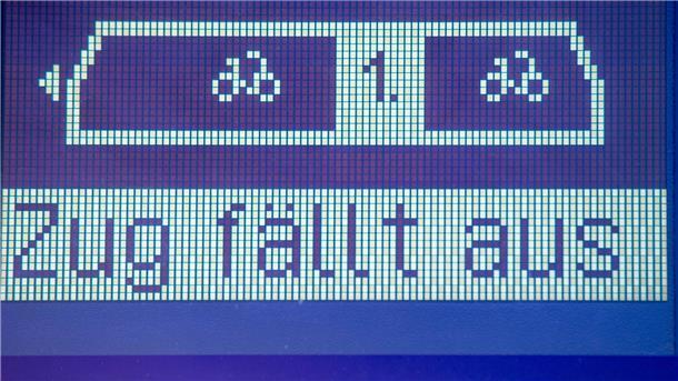In Norddeutschland sind große Teile des Bahnverkehrs ausgefallen.