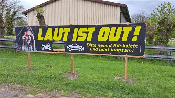 In Offenwarden wurde ein Transparent beschädigt. 