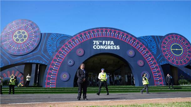 Nach UEFA-Boykott: Wie reagiert FIFA-Boss Infantino? In Paraguay trafen sich die Fußball-Funktionäre aus aller Welt.
