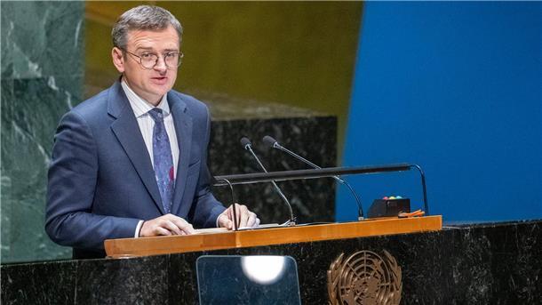 Zwei Jahre Ukraine-Krieg: Scharfe Russland-Kritik in UN In seiner Rede spricht der ukrainische Außenminister Dmytro Kuleba über 200 erfolglose Runden an Friedensverhandlungen.