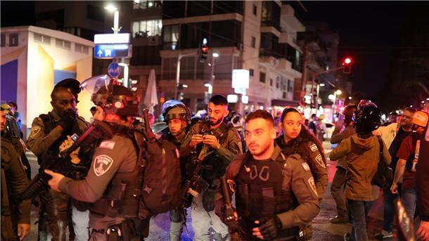 In Tel Aviv sind Menschen durch Schüsse verletzt worden.