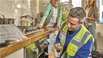In vielen Bremerhavener Haushalten hat Wesernetz die Gasgeräte bereits überprüft. 850 kann das Unternehmen nicht erreichen. Die Folge kann eine Sperrung für gut 4500 Haushalte in der Stadt sein.