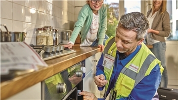 In vielen Bremerhavener Haushalten hat Wesernetz die Gasgeräte bereits überprüft. 850 kann das Unternehmen nicht erreichen. Die Folge kann eine Sperrung für gut 4500 Haushalte in der Stadt sein.