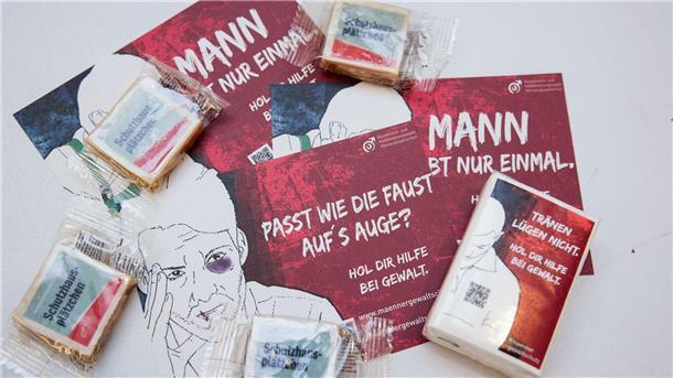 Mehr gewaltbetroffene Männer suchen sich Hilfe Info-Flyer bei der Vorstellung der Nutzungsstatistik der Männergewaltschutzeinrichtungen in Deutschland.