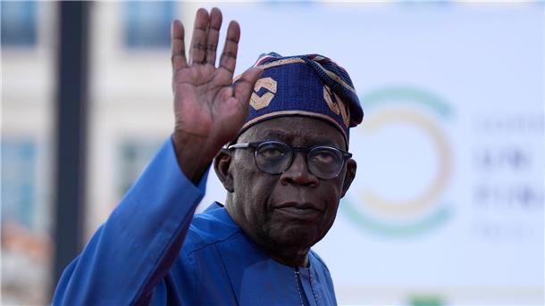 Insbesondere Nigerias neuer Präsident Bola Tinubu scheint eine treibende Kraft hinter dem harten Kurs der Ecowas gegen die neuen Militärmachthaber im Niger zu sein.