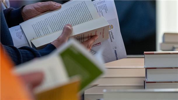 Buchmarkt zieht gemischte Bilanz für 2024 Insbesondere Sach- und Jugendbücher waren 2024 beliebt. (Symbolbild)