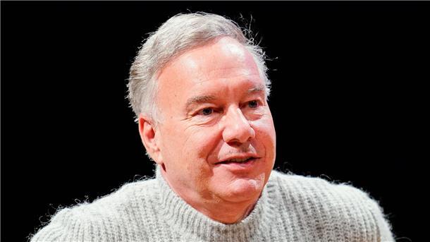 Intendant Nico Hofmann stellte das Programm vor.