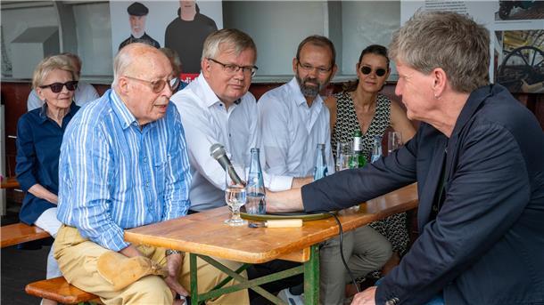 Interviewrunde zur Geschichte der "Gera"
