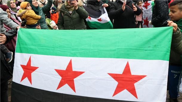 Iran hofft weiterhin auf gute Beziehungen mit Syrien Iran hofft auch nach dem Machtwechsel in Damaskus auf gute Beziehungen mit Syrien.