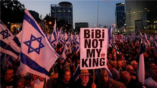 Israel: Große Proteste gegen geplante Justizreform Israelis protestieren gegen die Pläne der Regierung von Premierminister Netanjahu, das Justizsystem zu reformieren.
