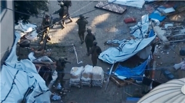 Israelische Soldaten in der Nähe des Schifa-Krankenhauses in Gaza-Stadt.