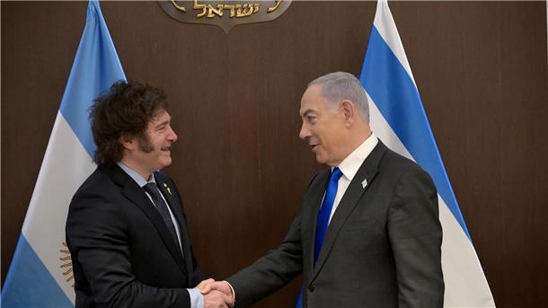 Hamas reagiert „positiv“ auf Waffenruhe-Vorschlag Israels Ministerräsident Netanjahu (r) hat den argentinischen Präsidenten Milei in Jerusalem empfangen.