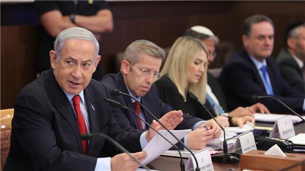 Israel: Warnung vor schweren Schäden bei Justizumbau Israels Premier Benjamin Netanjahu während einer Kabinettssitzung.