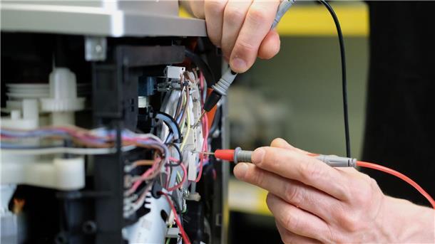 Ungerechte Aufteilung im Haushalt Ist zu Hause etwas kaputt, kümmern sich meist die Männer um die Reparatur, zeigt eine Studie.