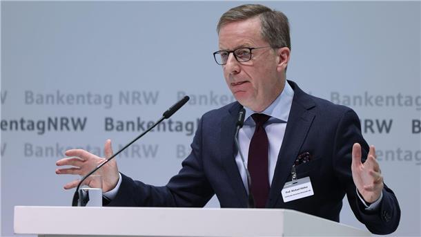 In der deutschen Wirtschaft überwiegt Pessimismus IW-Direktor sieht ganzes Bündel an Problemen (Archivbild)