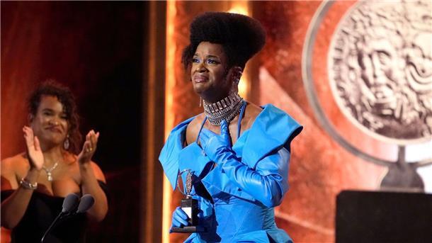 Tony Awards in New York verliehen J. Harrison Ghee mit seinem Preis für die beste Leistung in einer Hauptrolle in dem Musical „Some Like It Hot“.