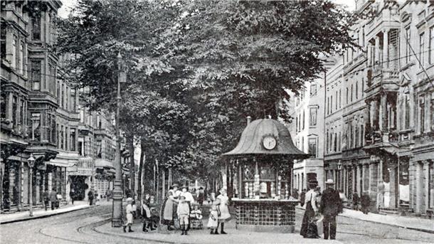 Ja, auch das ist die Lloydstraße - um 1911. Die Bäume sorgen für ein gemütliches Flair.