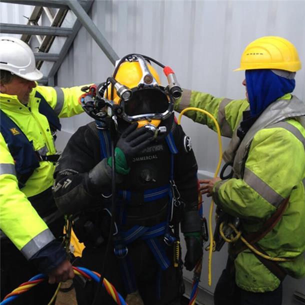 Frachter-Crash: Drei der Opfer stammen aus den Philippinen | Update 43 Jade-Diver ist eine Tauchfirma aus Wilhelmshaven, die In- und Offshore-Aufträge annimmt.