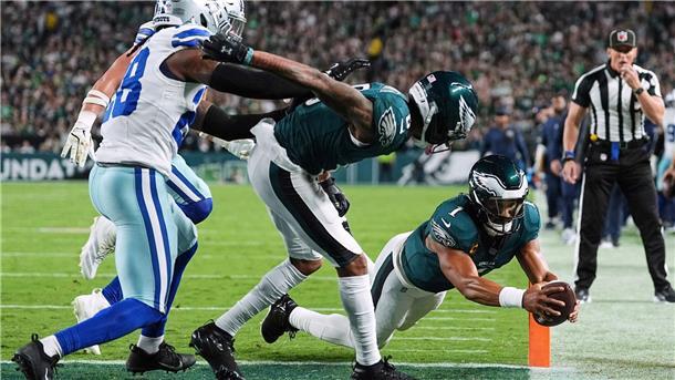NFL-Start mit Aufreger: Disqualifikation nach Spuck-Attacke Jalen Hurts erzielte die beiden ersten Touchdowns für den Titelverteidiger.