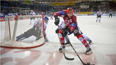 Jan Urbas bei einem Heimspiel der Fischtown Pinguins gegen Red Bull München.