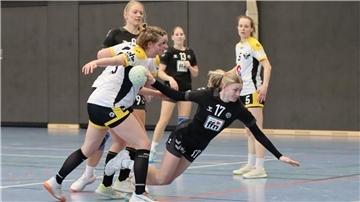 Jana Pauline Lehr wurde immer wieder hart gestoppt, kam am Kreis nur mit großer Mühe durch und erzielte zwei Treffer für den VfL Sittensen.