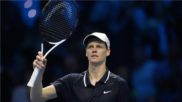 „Du bist ein König“ - Sinner begeistert bei Heim-Auftritt Jannik Sinner strebt ein Jahr nach seinem verlorenen Endspiel seinen ersten Titel bei den ATP Finals an.