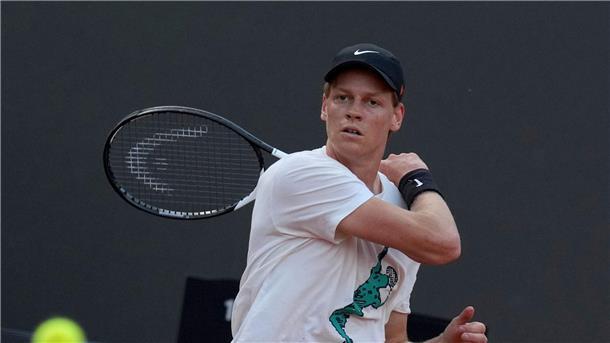 „Habemus Sinner“: Tennisstar nach Sperre im Trubel gefeiert Jannik Sinner tritt nach seiner Dopingsperre in Rom erstmals wieder an.