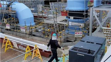 Japans Atomaufsichtsbehörde erteilte Anfang Juli die Genehmigung für die umstrittene Ableitung aufbereiteten Kühlwassers aus der Atomruine Fukushimas ins Meer.