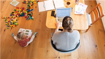 Je älter der Nachwuchs ist, desto mehr Frauen sind im Job.