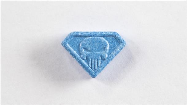 „Blue Punisher“ mancherorts seit längerem verbreitet Je nach Herkunft können Ecstasy-Pillen der Variante „Blue Punisher“ völlig unterschiedliche Zusammensetzung haben.
