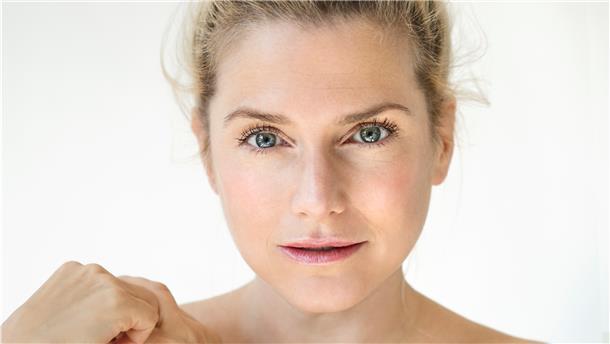 Jeanette Biedermann zeigt sich gerne „ehrlich und authentisch“.