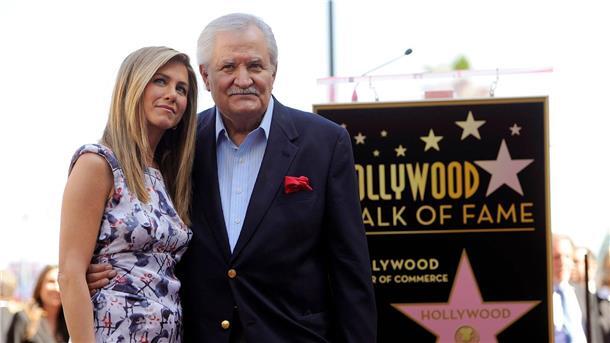 Jennifer Aniston schwelgt in Erinnerungen Jennifer Aniston mit ihrem Vater John Aniston 2012 in Hollywood.