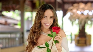 Jennifer Saro ist die Bachelorette 2023.