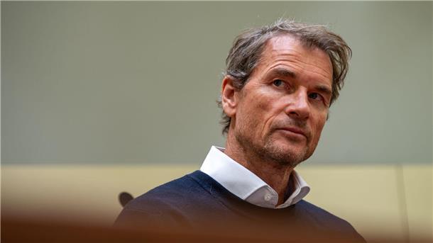Lehmann verteidigt Rüdiger nach Wutanfall Jens Lehmann nimmt Antonio Rüdiger in Schutz.