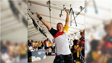 Jens Niemeyer hat begriffen, dass die Deutsche Mannschaft bei den Invictus Games die Goldmedaille im Bogenschießen gewonnen hat.