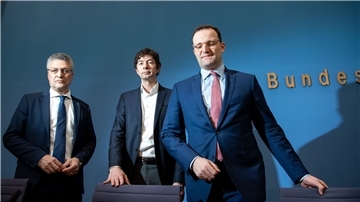 Jens Spahn, Christian Drosten und Lothar H. Wieler bei einer Bundespressekonferenz 2020.