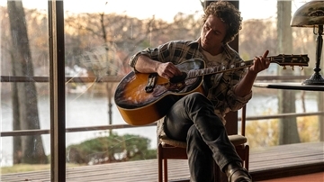 Jeremy Allen White als Bruce Springsteen in einer Szene des Films.